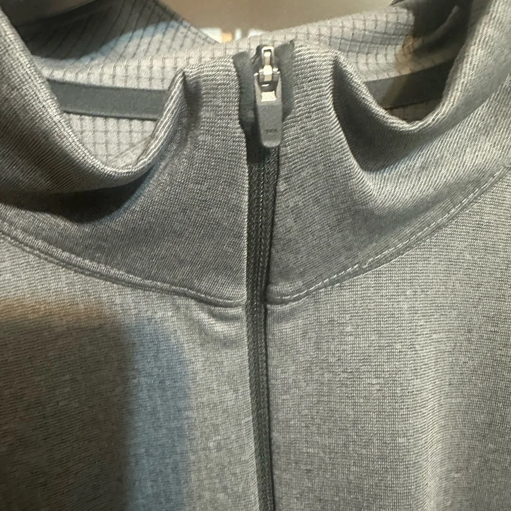 Patagonia Men's Dark Gray Swim Rash Guard